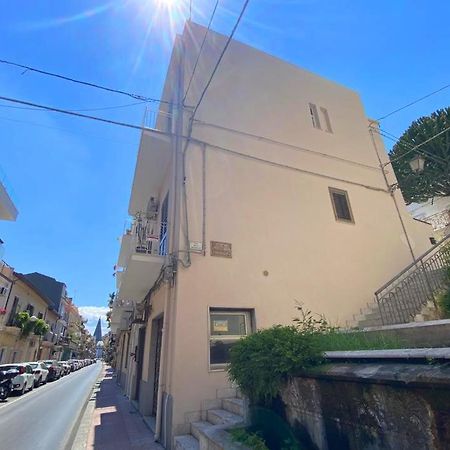 Casa Martina Lejlighed Giardini Naxos Eksteriør billede